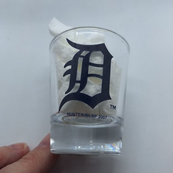 MLB Shot Glass - Lot of 2 - 2007 Detroit Tigers‎ & 2004 Boston Red Sox Champions - Picture 2 of 5